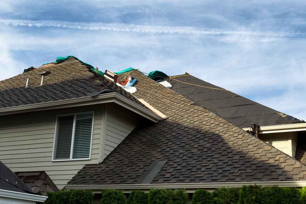 trusted roof replacement expert in Tomball